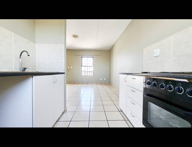 2 BEDROOM APARTMENT TO LET IN PARKLANDS EAST